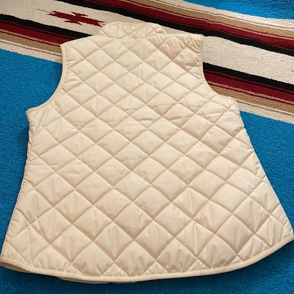 Old Navy Cream White Vest!🧥 - Picture 4 of 6